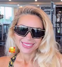 Alfredo Adame de lo más feliz, junto a su novia Marcela Iglesias “La barbie  humana” ¡Muy enamorados!