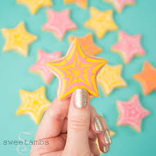 The cookie decorating kit and waving bye to the eater bunny from afar, made their day. Wet On Wet Royal Icing Star Cookies Sweetambssweetambs
