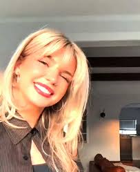 Karli Bowman's Instagram, Twitter & Facebook