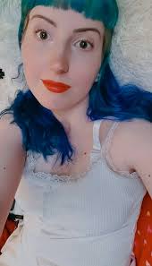 Good evening! I am looking for a few groups of besties that would be  interested in some fun ghostie photoshoots. 👻 The price would be $40 per  person. Message me if you