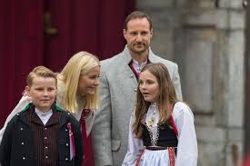 Princess ingrid alexandra's day is not a public holiday. Princess Mette Marit Of Norway With Prince Sverre Magnus And Princess Ingrid Alexandra 46 Sweet Royal Mom Moments That Will Remind You It S Not All About The Title Popsugar Family Photo 29