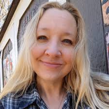 Where to find ducklings or hatching eggs in Southwest Michigan?