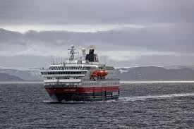 Norwegian post ship route with kong harald. Kong Harald Von Grosser Welle Beschadigt