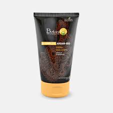 Crema corporal despigmentante, ayuda a aclarar la piel de manos, axilas,ingles y zonas extensas del cuerpo caja con tubo con 150g ingredientes: Md Prodotti Botanika