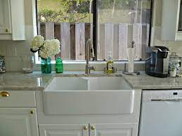 In recent years it has become very popular. Classy White Panels Double Porcelain Farmhouse Sinks With Grey Granite Countertops With White White Farmhouse Sink Kitchen Sink Design Grey Granite Countertops