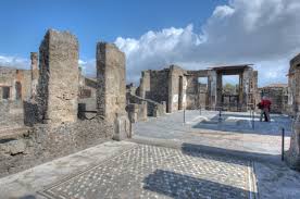 Dating back to the 2nd century bce, the building has housed artwork throughout history, some of which remains. Casa Del Fauno Planet Pompeii