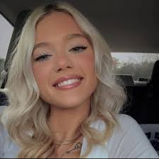 Somebody put something big and scary behind me in the car like a Grizzly  Bear 🐻