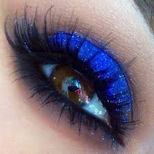 Pin Von Ugur Ugur Auf Eyes Blaues Make Up Make Up Augen Glitter Lidschatten