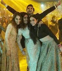 Inside The Grand Reception Bash Of Priyanka Chopra And Nick Jonas In Mumbai Hungryboo Priyanka Chopra Bollywood Couples Vintage Bollywood