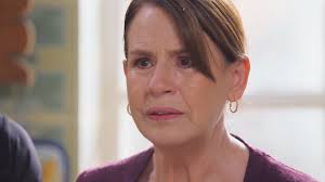 ¡Carmen acaba de descubrir un secreto muy delicado! 🌐 ¡Todas juntas  podemos #VencerElPasado! De lunes a viernes a las 8:30 p. m. MEX  #ConLaFrenteEnAlto y #ConLasEstrellas