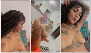 Yarahh nua filmando a bucetinha raspada e úmida