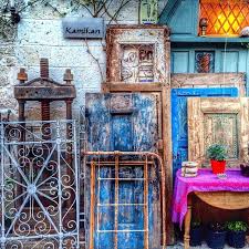 Gezenayaklar Com On Instagram Alacati Yi Yazdik Alacati Da Tatil Ne Demek Nerede Ne Yemek Gerek Okumaniz Gerek P Ibiza Style Interior Empty Frames Frame