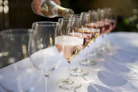 Stort test: Sommeliern rankar sommarens 8 mest populära roséviner – från  bäst till sämst – Dala-Demokraten