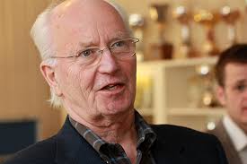 Ráðherra, sú þekking sem við höfum á breytingunum á norðurskautinu og í norðurhöfum er í stöðugri þróun. Thorvald Stoltenberg Dies Aged 87 The Norwegian American