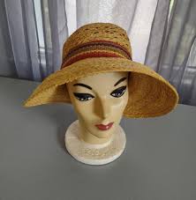 Vintage 1980's Ladies Straw Summer Hat With Woven Band