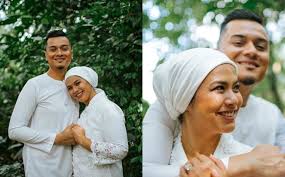 Penyanyi dan usahawan datuk fazley yaakob telahpun bersanding semula bersama isterinya datin azrene soraya bersempena. Saya Isteri Bergenang Air Mata Fazley Yaakob Terharu Menonton M For Malaysia Gempak