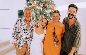 Evaluna montaner se hizo un corte bob en su casa y las fans la felicitaron. Edad De Eva Luna Montaner Y Camilo Echeverry