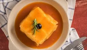 Francesinha é uma sanduíche originária da cidade do porto, em portugal. Receita Do Molho Francesinha Receitas E Menus C