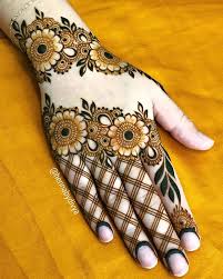 Mandhi desgined / half hand mehendi designs for intimate weddings : 35 Beautiful And Easy Mehndi Designs For Eid You Must Try Tikli