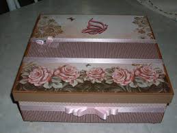 Caixa De Mdf Decorada Com Papel Caixa Scrap Rosas E Borboletas Regiane Artesanatos Elo7 Caixas Artesanais Caixa Artesanato Caixas Decoradas