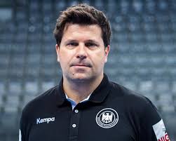 Weitere informationen, beispielsweise zur kontrolle von cookies, findest du hier: Handball Weltmeisterschaft Dhb Co Trainer Alexander Haase Erklart Korea