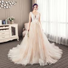 Außerdem finden sie weitere informationen, wie sie zum beispiel ihr brautkleid nach dem tragen aufbewahren können. Sexy Champagner Brautkleider Hochzeitskleider 2019 A Linie Rundhalsausschnitt Spitze Blumen Armellos Ruckenfreies Kapelle Schleppe