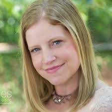 Amy Schooler's Instagram, Twitter & Facebook