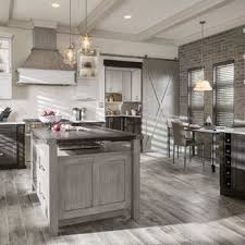Stylish kitchen with distressed kitchen cabinets. 75 Beautiful Kitchen With Shaker Cabinets And Distressed Cabinets Pictures Ideas June 2021 Houzz