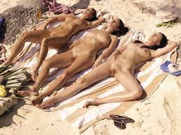 外国人美女が全裸で過ごすヌーディストビーチ画像 | エロ画像 PinkLine | florall.ru