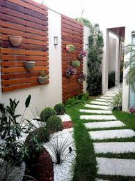 Desain taman dengan pot pot kecil. Desain Taman Minimalis Modern Yang Indah Dan Menarik
