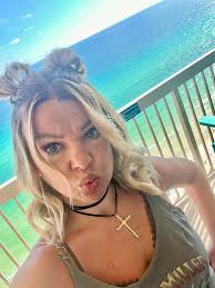 Elisha May Adkins (@wvhairgirl) • Instagram photos and videos