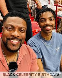 Happy Birthday Sasha OBama 🎂🎉🎉🎉