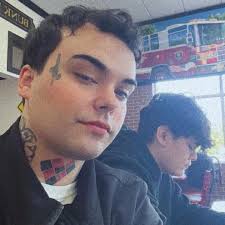 Will is older than Sam (25 and 21). WOW!