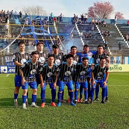 TorneoProvincial🏆⚽️ Nacional de Puerto Piray se consagró bicampeón Nacional  de Puerto Piray gritó campeón este domingo luego de haberle ganado a La  Cantera de Posadas 6-5 en la definición por penales y