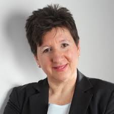 Nach meinem erfolgreichen Master-Abschluss an der EBS Universität hatte ich  heute die Ehre, meine erste Vorlesung als Dozent zu halten. Die  nebenberufliche Lehrtätigkeit ist für mich eine großartige…