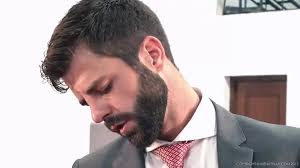 Héctor copula con un disfraz