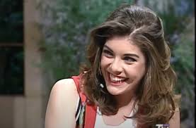 TE ACUERDAS DE LA CANTANTE GILLETTE? ASÍ LUCE AHORA La Carrera de Gillette:  De Éxitos Controversiales a Nuevos Proyectos Sandra Navarro Gillette,  conocida artísticamente como Gillette, es una cantante  mexicano-estadounidense famosa por