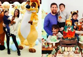 Para el cumpleaños número 34 del futbolista, su esposa, antonella rocuzzo, le dedicó una 24 de junio del 2021 por @tvnotasmx / foto: Leo Messi Y Antonela Roccuzzo Celebran El Segundo Cumpleanos De Su Hijo Ciro Con Una Dulce Fiesta Tematica