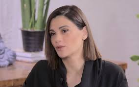 Αναρτηση facebook αννα μαρια παπαχαραλαμπουσ; Anna Maria Papaxaralampoys Neo Look Gia Thn H8opoio Eretikos Gr