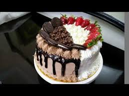 ازاى تعملى كيكة اسفنجية نص فانيليا ونص شيكولاتة فى صينية واحدة وتعمل منها التورتةده Youtube Food Desserts Cake