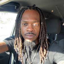 Zach Ertz making sure people get it right after Julie's big quarterfinal  win 👏 (via Zach Ertz)