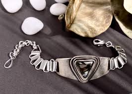 Chunky Triangle Swarovski Chain Bracelet• Adjustable Antique Silver  Bracelet• Lightweight Crystal Chain Cuff Anangelshug• Anniversary Gift