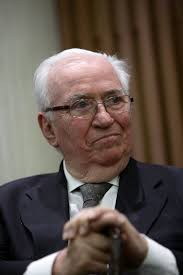 Belisario Betancur: el perfil humanista del expresidente en el centenario  de su natalicio