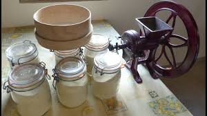 82 Preparation De Farine De Chataignes Maison Avec Un Moulin Antique Youtube