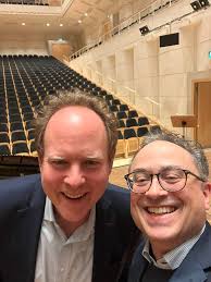 This was a very special song along concert with Joyce DiDonato Joyce  DiDonato and Simon Halsey in the Konzerthaus Dortmund. Many thanks to Dr.  Raphael von Hoensbroech for making this evening possible.