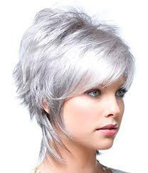 You just need to flip your hair from one side with the help of your finger and let the wavy hair free to add glamour to your beauty. New Cute Short Haircuts