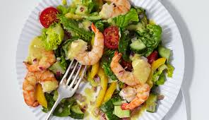 Bunter Salat Mit Garnelen Rezepte Womenshealth De In 2020 Salat Mit Garnelen Rezepte Mit Garnelen Garnelen Rezepte Gesund