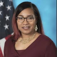 Leslie Chavis's Instagram, Twitter & Facebook