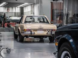 Classic Workshop Lineup Mercedesbenz 300sl Pagoda Restoration Voitures De Collection Voiture