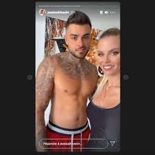 A peine débarqués, ils sont attaqués par une tribu maorie et la jeune femme se voit bientôt initiée contre son gré aux mœurs des hommes et des femmes de la tribu. Jessica Thivenin Pete Un Cable Sur Thibault Garcia Dans Son Sommeil